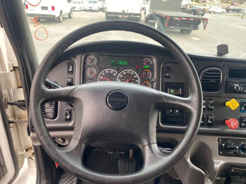 2016 Freightliner M2 106