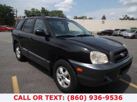 2005 Hyundai Santa Fe for sale at Lee Motor Sales Inc. in Hartford CT