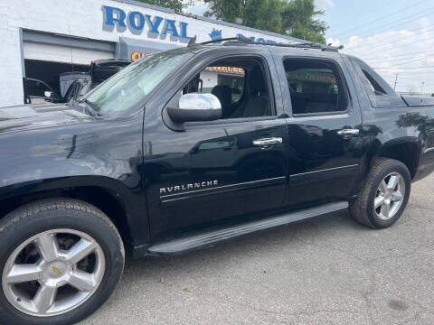 2011 Chevrolet Avalanche for sale at Royal Auto Group in Warren MI