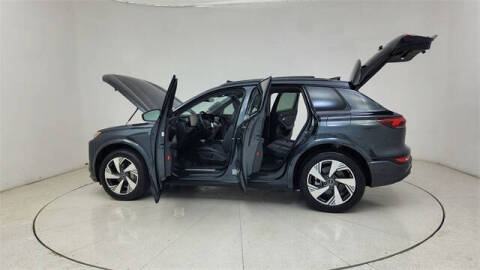 2025 Audi Q6 e-tron quattro Premium Plus