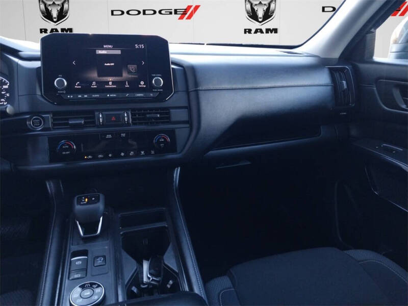 2024 Nissan Pathfinder S