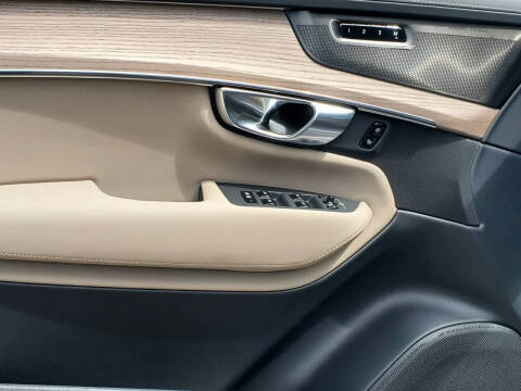 2026 Volvo XC90 B5 Plus 7P