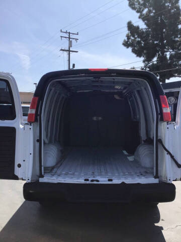 2023 Chevrolet Express 2500