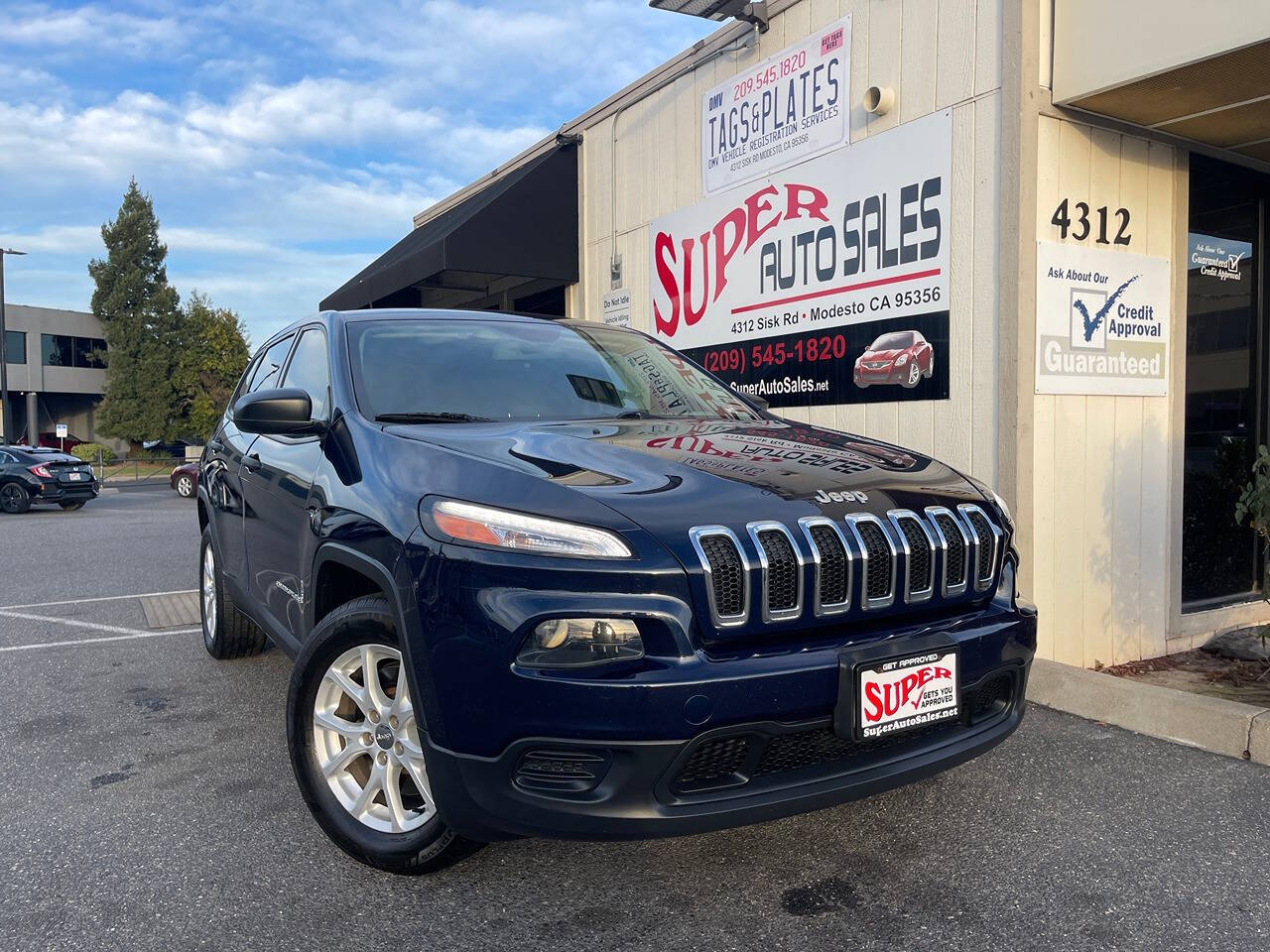 2015 Jeep Cherokee for sale at Super Auto Sales Modesto in Modesto, CA