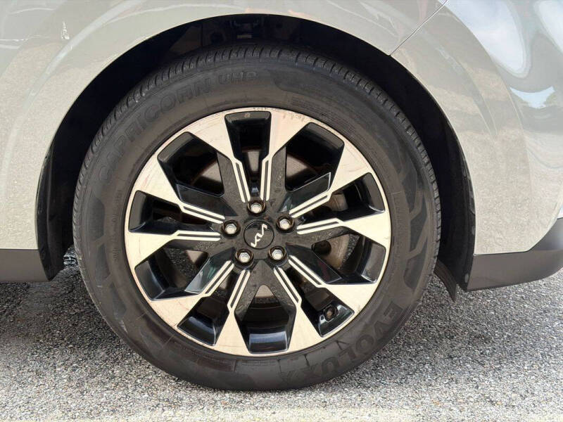 2024 Kia Carnival EX