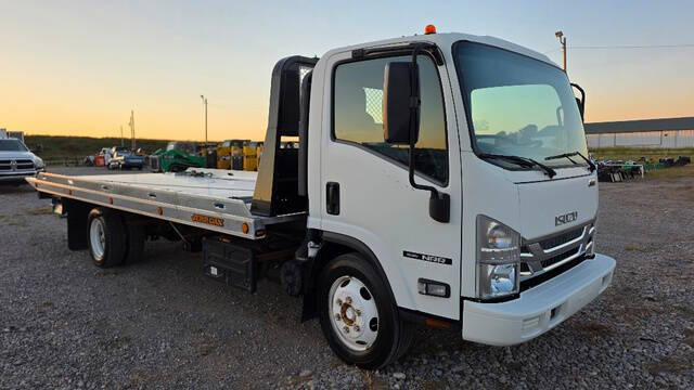 2017 Isuzu NRR