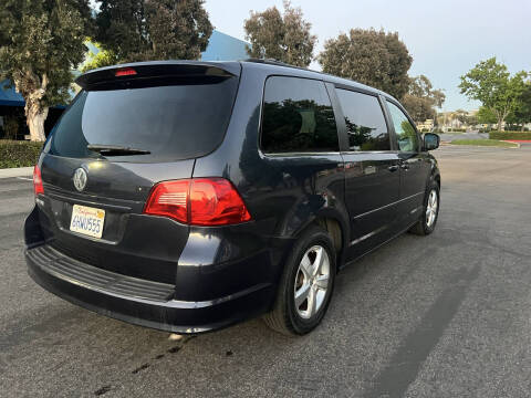 2009 Volkswagen Routan SE