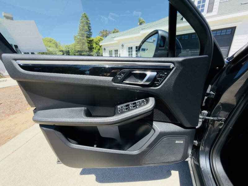 2018 Porsche Macan S
