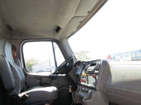 2007 Freightliner Business class M2