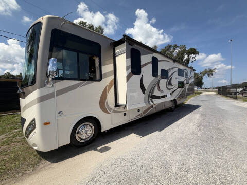 2017 Thor Motor Coach Hurricane