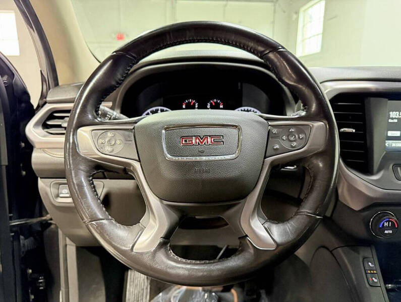 2017 GMC Acadia SLE-2