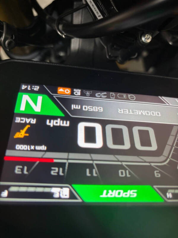 2022 Aprilia Tuono V4