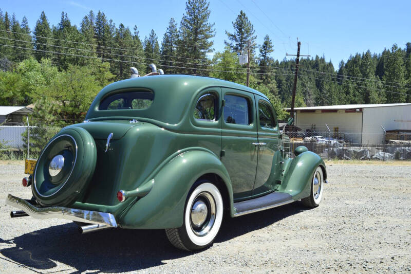 1936 Ford Deluxe
