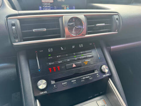 2017 Lexus IS 200t