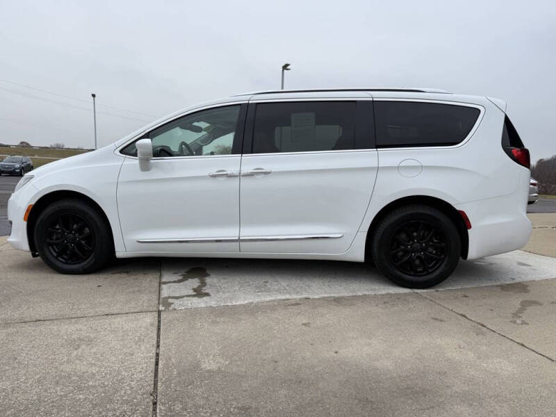 2020 Chrysler Pacifica Touring L