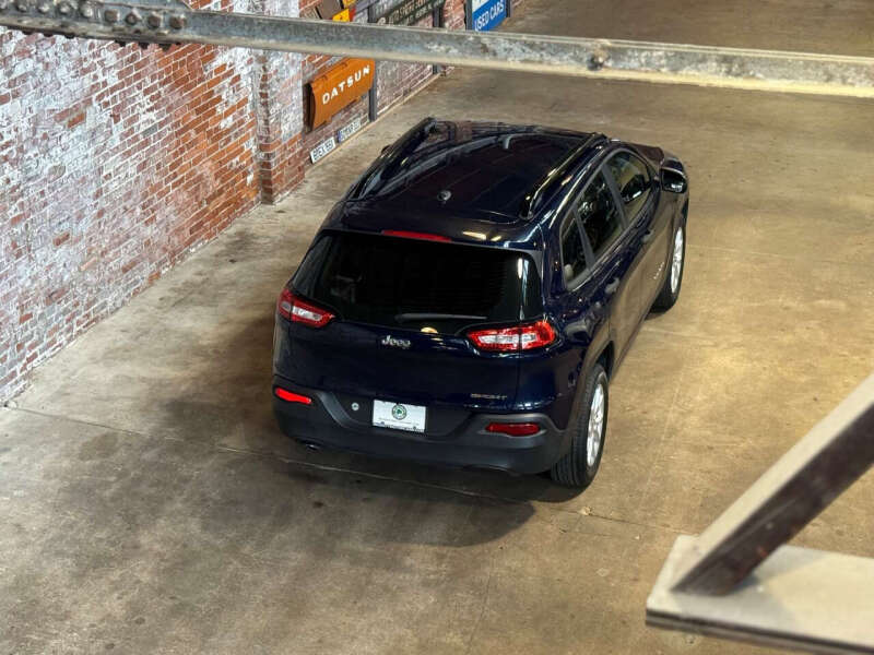 2015 Jeep Cherokee Sport