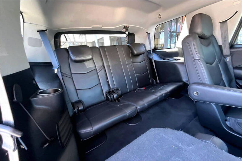 2018 Cadillac Escalade Luxury