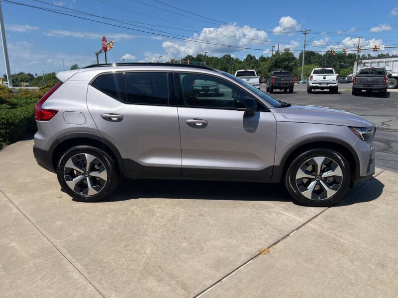 2026 Volvo XC40 B5 Core