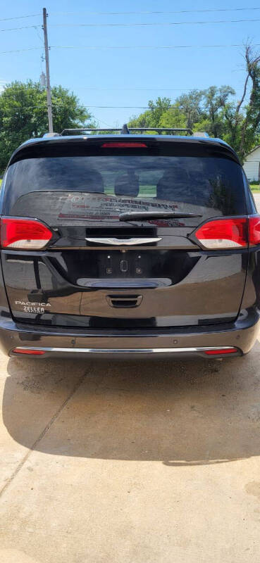 2017 Chrysler Pacifica Touring-L Plus