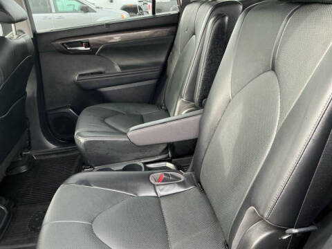 2022 Toyota Highlander Hybrid Limited