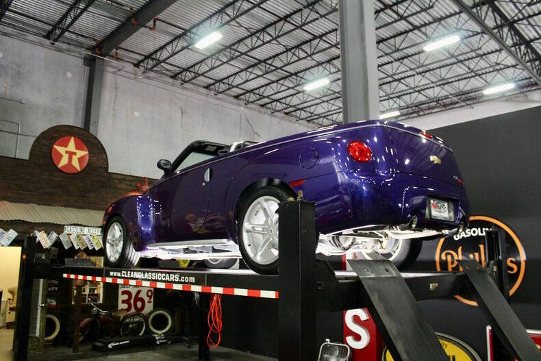 2004 Chevrolet SSR LS