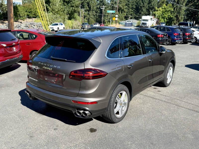 2016 Porsche Cayenne S E-Hybrid