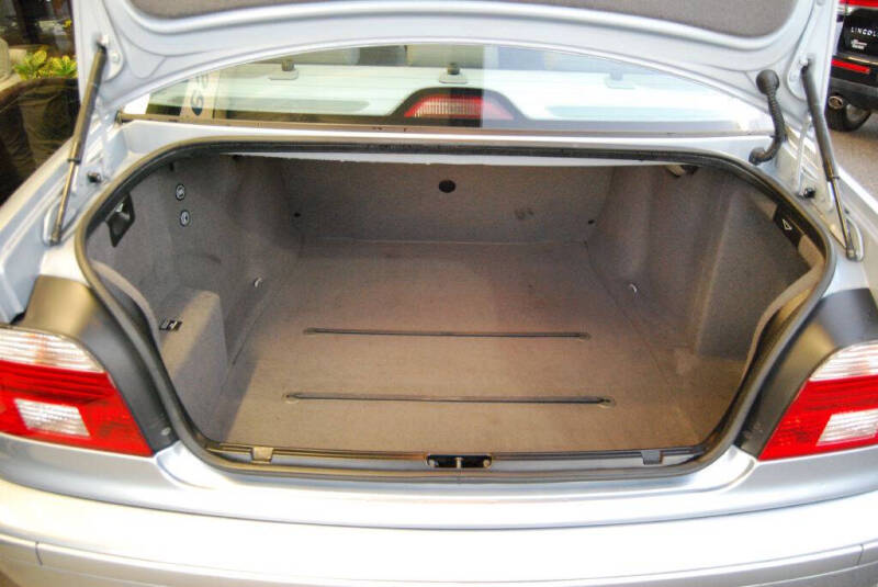 2003 BMW 5 Series 525i