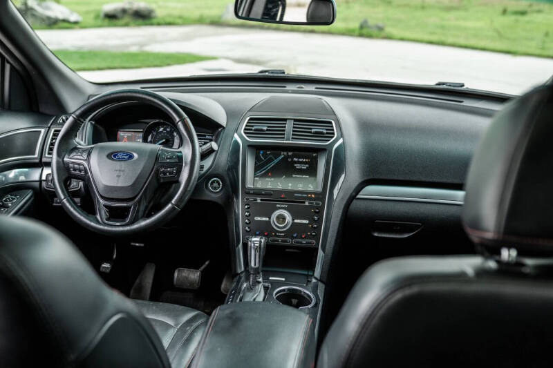 2017 Ford Explorer Sport