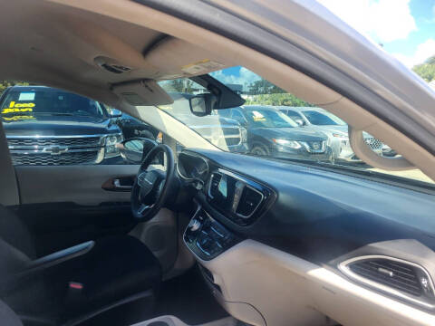 2017 Chrysler Pacifica Touring