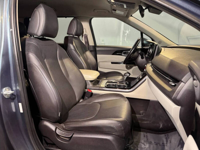 2022 Kia Carnival EX