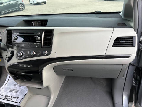 2011 Toyota Sienna LE 7-Passenger