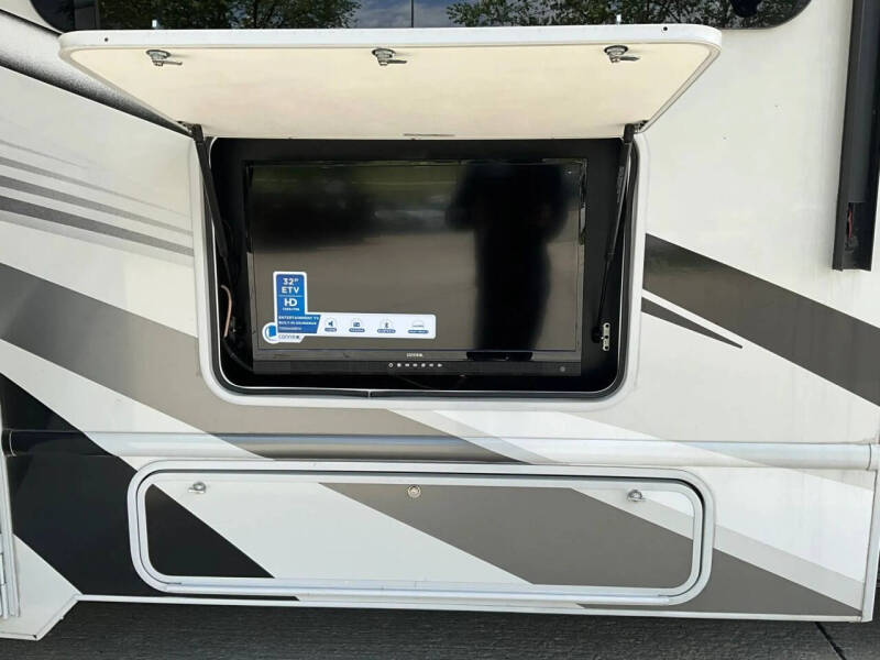 2023 Ford E-Series