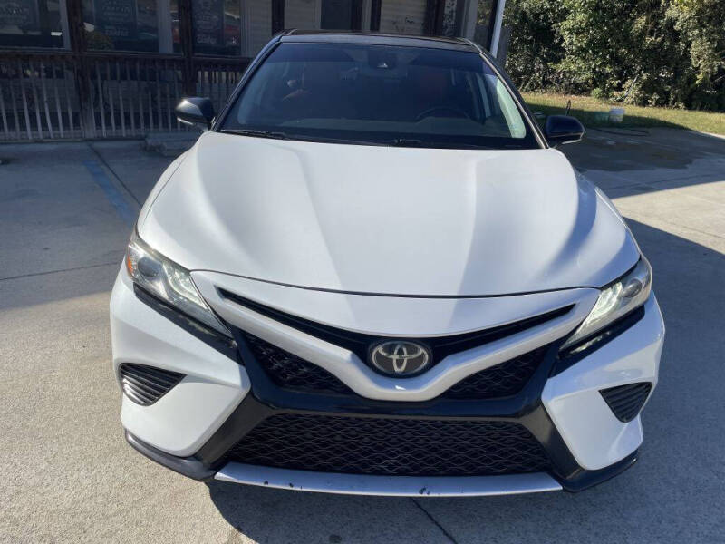 2019 Toyota Camry XSE photo 17