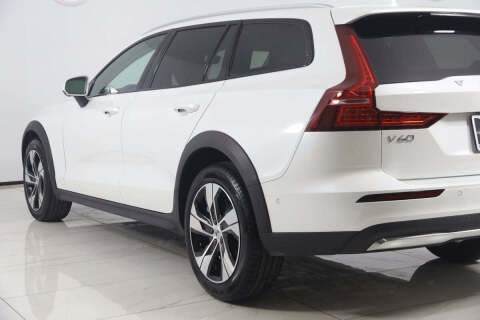 2024 Volvo V60 Cross Country B5 Plus