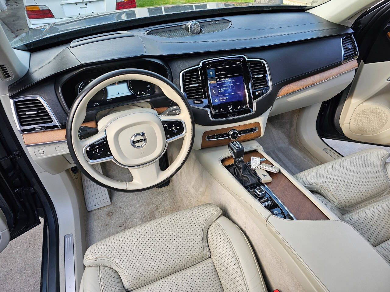 2016 Volvo XC90 37