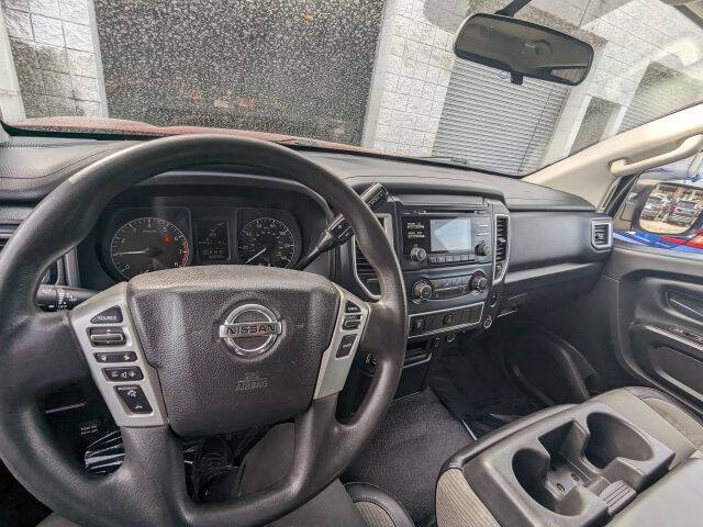 2017 Nissan Titan