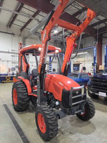 2021 Kubota M62  Tractor  Loader  Backhoe