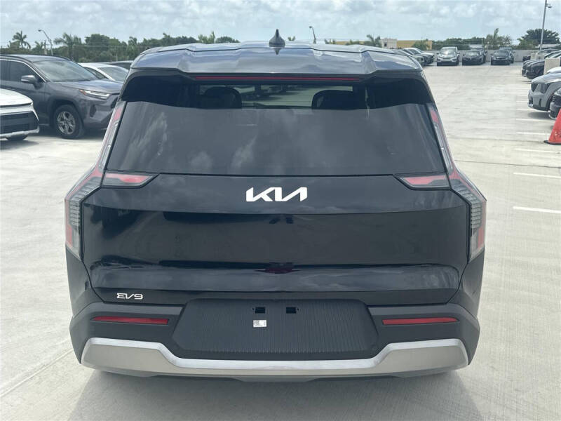 2026 Kia EV9 Light