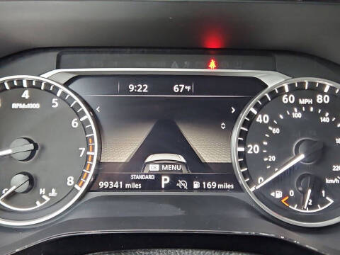 2024 Nissan Pathfinder SV