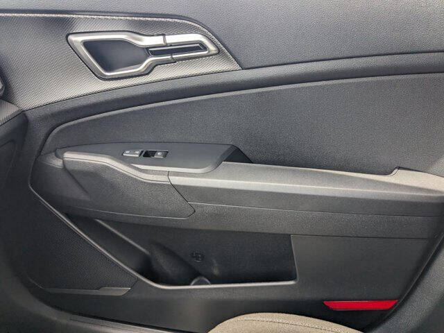 2024 Kia Sportage Hybrid LX