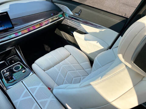 2024 BMW 7 Series 740i