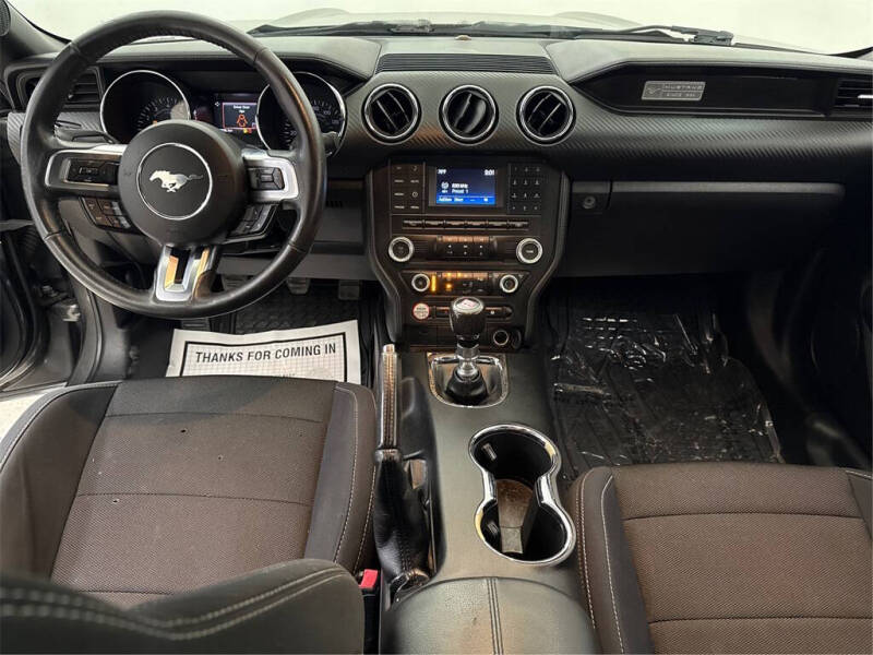 2017 Ford Mustang V6