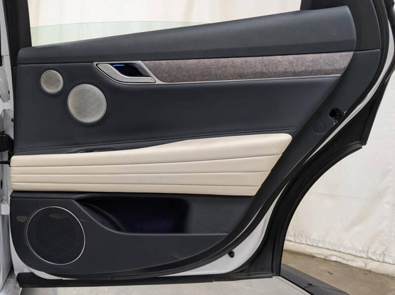 2024 Genesis Electrified G80 Advanced