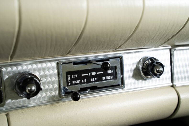 1957 Ford Thunderbird