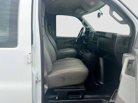 2025 GMC Savana 3500