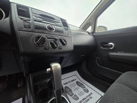 2012 Nissan Versa 1.8 S