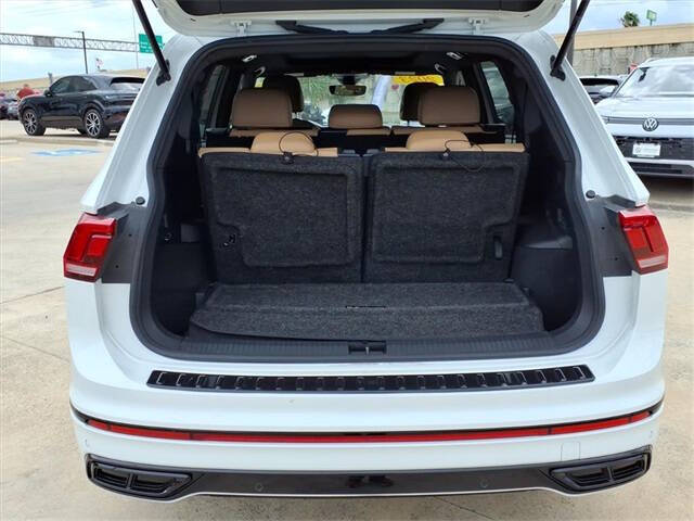 2023 Volkswagen Tiguan SE R-Line Black