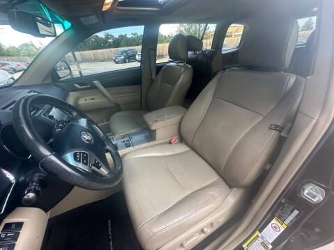 2013 Toyota Highlander SE