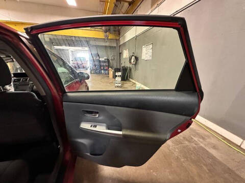 2014 Toyota Prius v Three