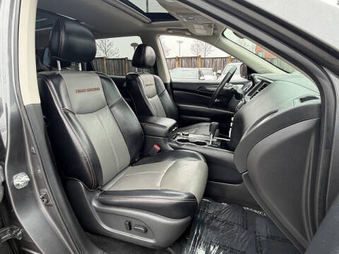2019 Nissan Pathfinder SL
